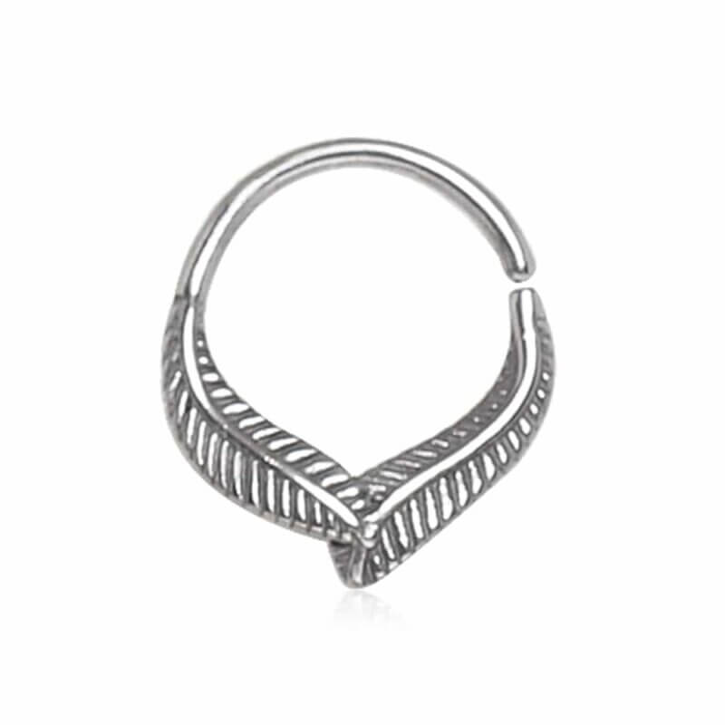 Septumpiercing med löv