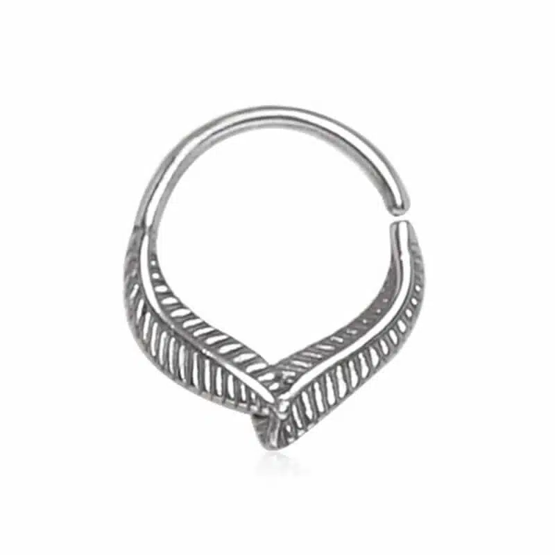 Septumpiercing med löv