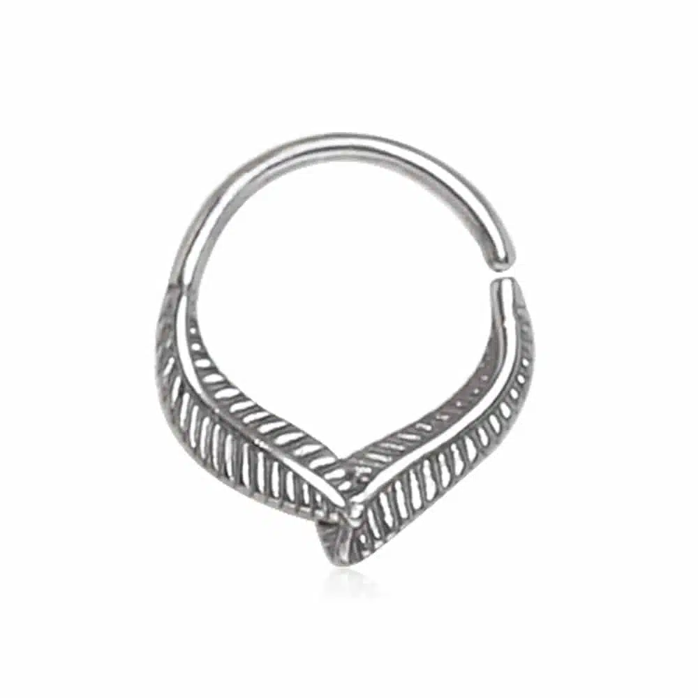 Septumpiercing med löv