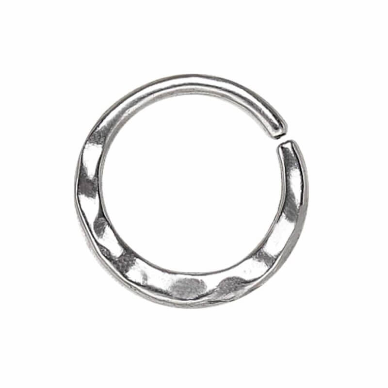 Septumpiercing med ojämn effekt