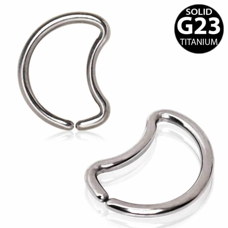 Tragus/Helix i titan med måne