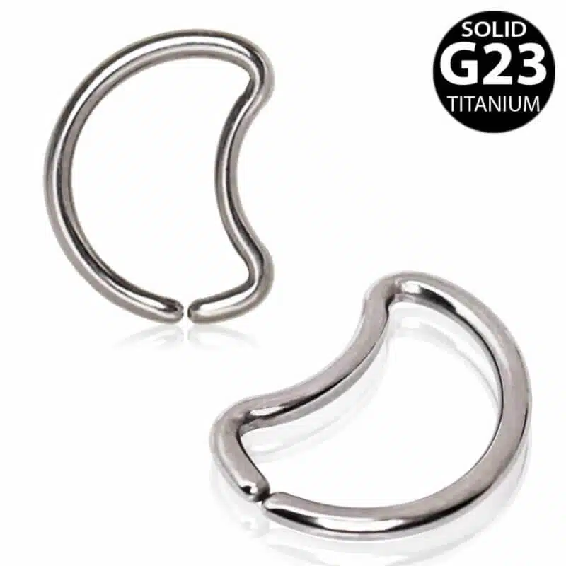 Tragus/Helix i titan med måne