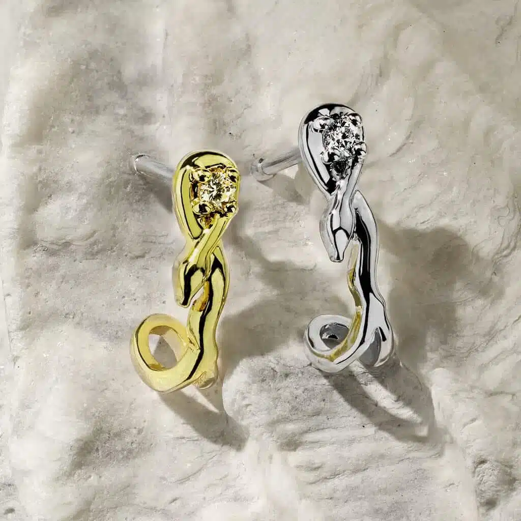 Snake Wrapped Around Crawlers Nose Bone Stud Rings - Bild 7