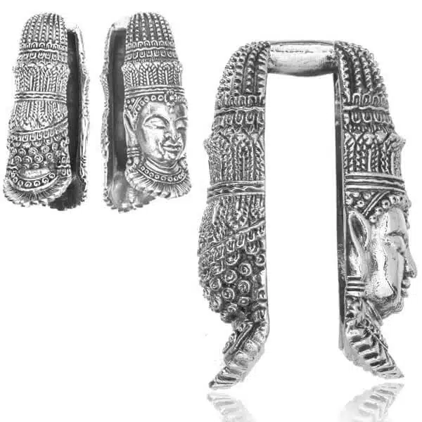 Öronvikt i vit mässing med Buddha